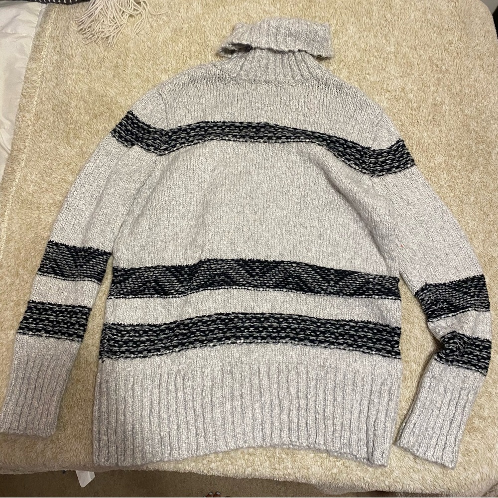 Universal Threads Sweater XL - Picture 3 of 4